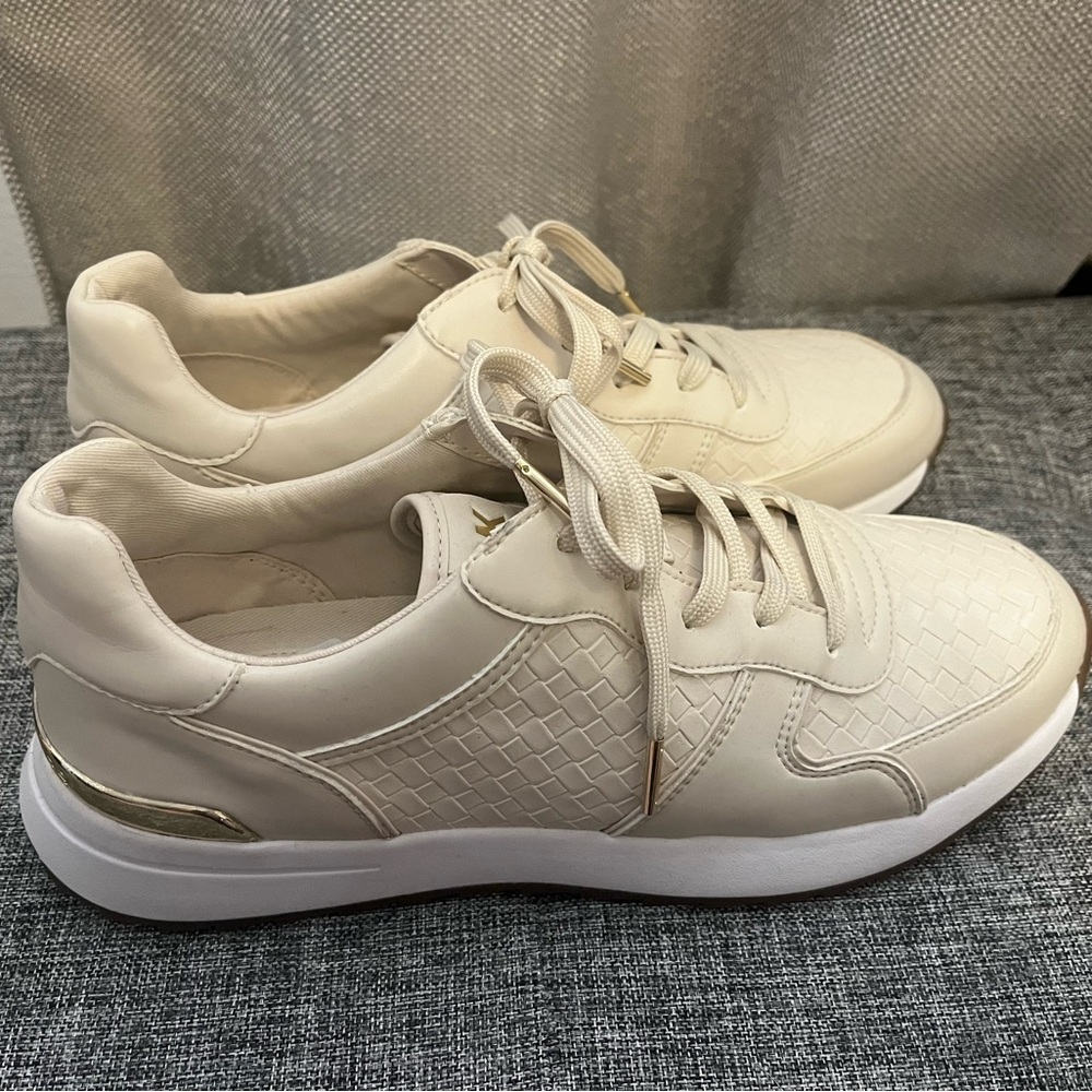 Michael Kors lace up women’s sneaker
